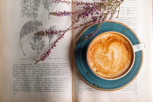 káva a kniha